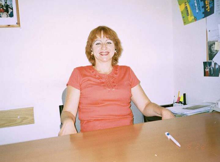 Лариса Яновская в своём рабочем кабинете