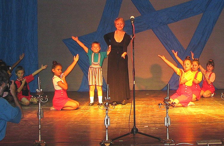 Детский хореографический ансамбль «Цветы», руководитель Зинаида Марголина