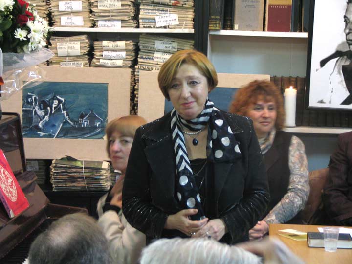Поют Полина и Светлана Айбиндер