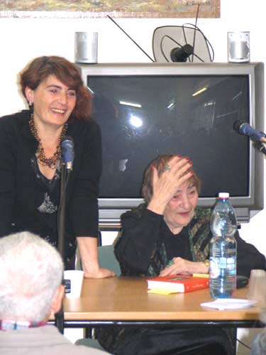 Инна Лиснянская с дочерью Еленой Макаровой, писательницей, лауреатом медали 
общества Дом Януша Корчака в Иерусалиме